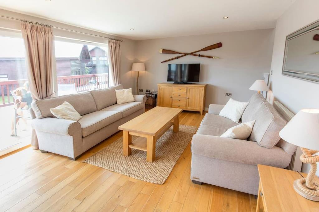 Retallack Resort 4 Bedroom Lodge - Hot Tub For Hire On Request -Pool & Spa 패드스토 외부 사진